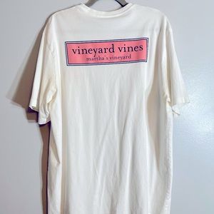 Vineyard vines white t-shirt